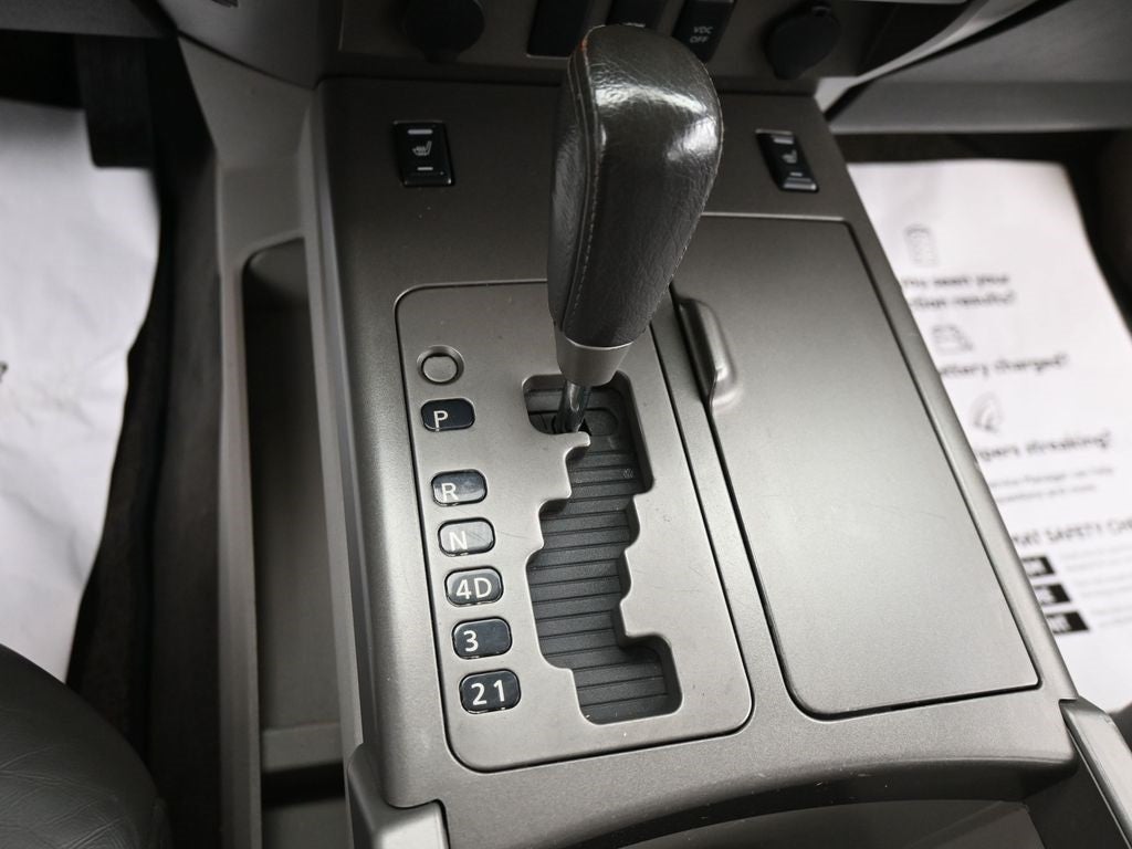 2004 Nissan Titan LE