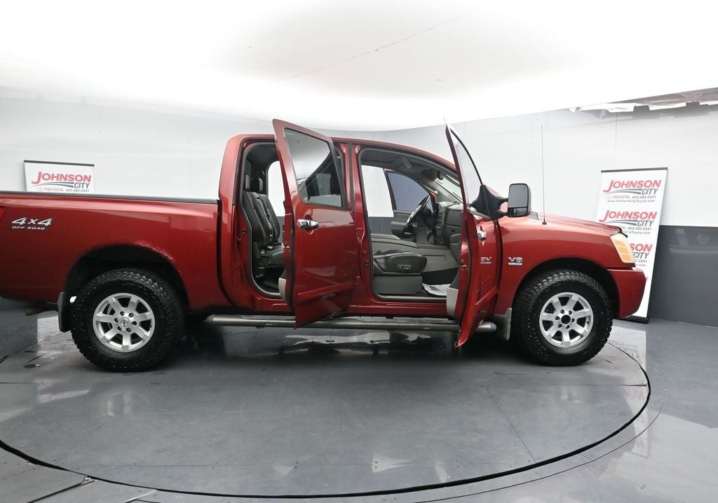 2004 Nissan Titan LE