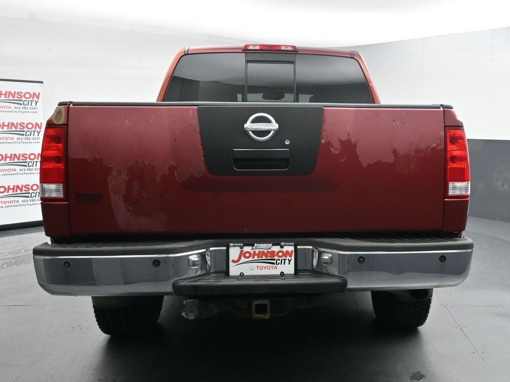 2004 Nissan Titan LE