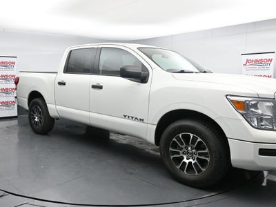 2022 Nissan Titan SV
