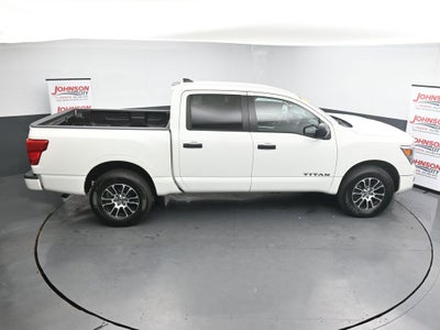 2022 Nissan Titan SV