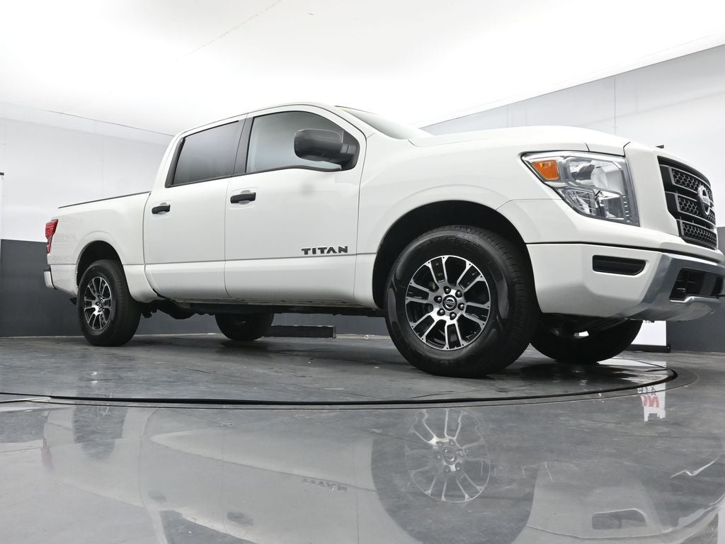 2022 Nissan Titan SV