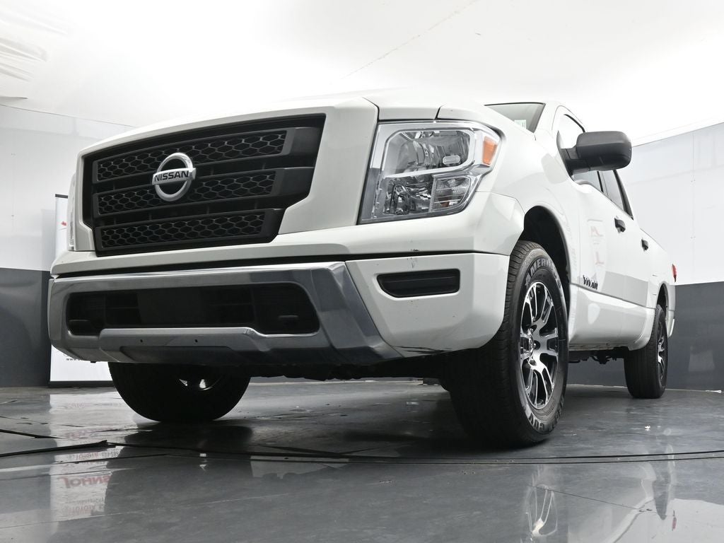 2022 Nissan Titan SV
