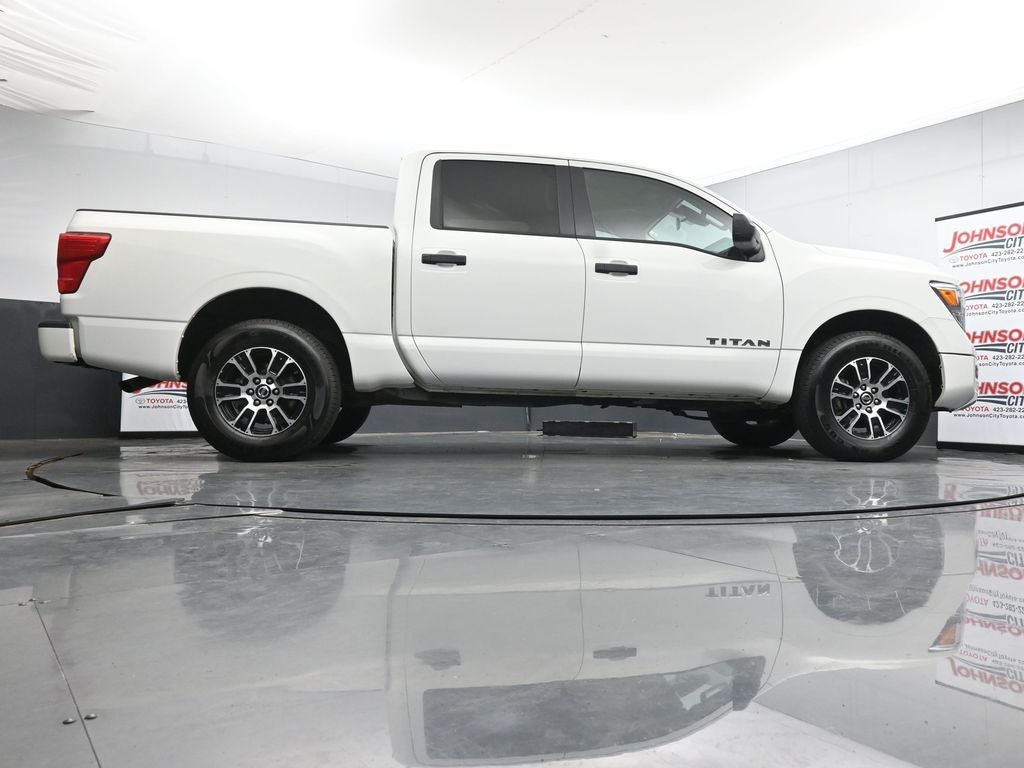 2022 Nissan Titan SV