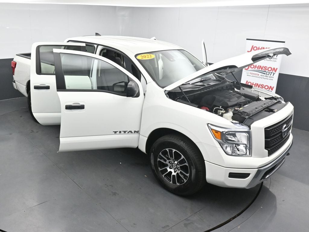 2022 Nissan Titan SV