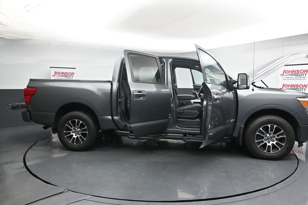 2021 Nissan Titan SV