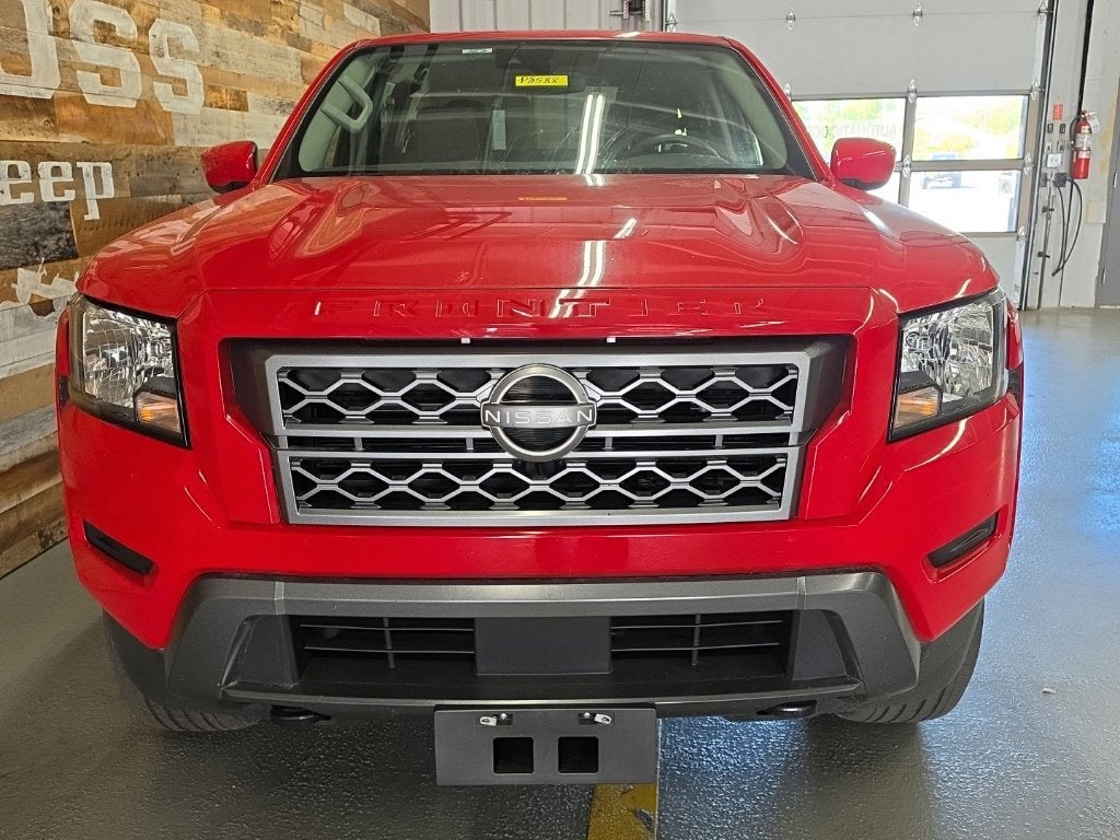 2023 Nissan Frontier SV