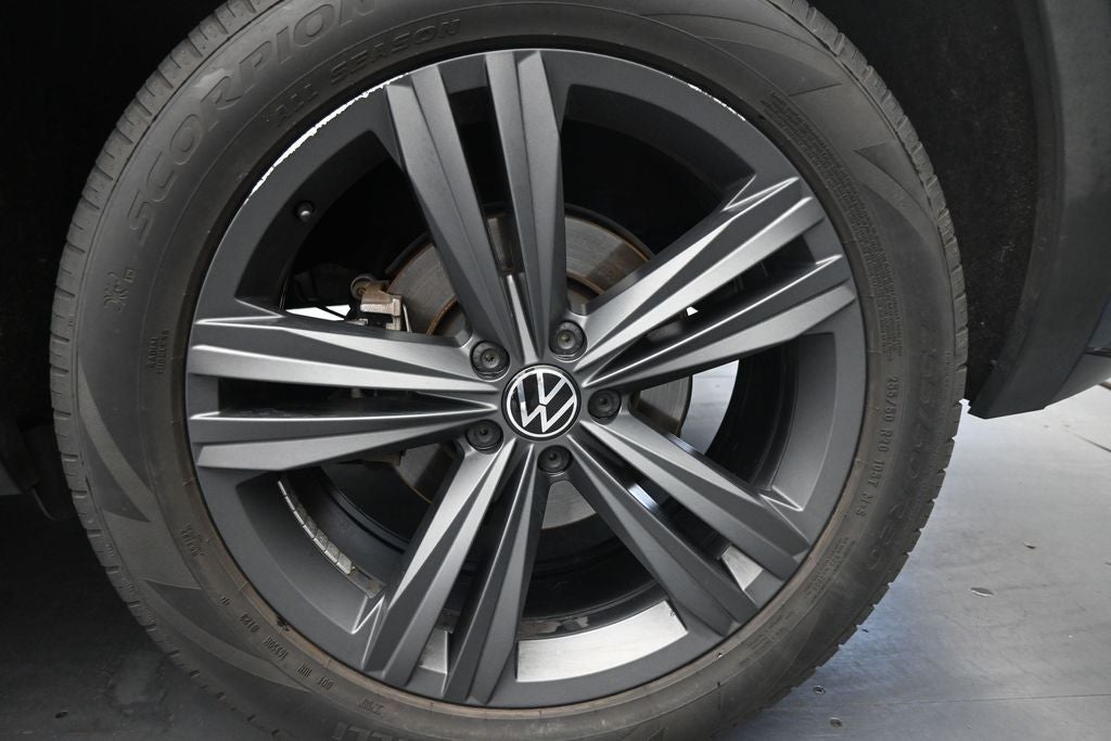 2021 Volkswagen Atlas Cross Sport 3.6L V6 SE w/Technology R-Line