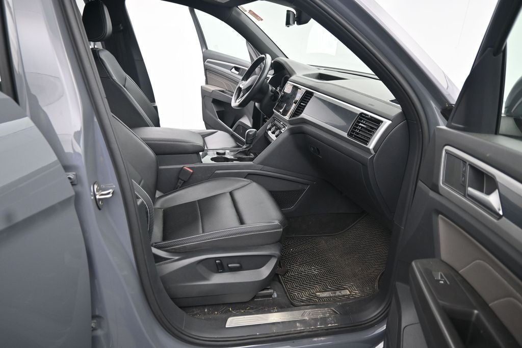 2022 Volkswagen Atlas Cross Sport 2.0T SEL R-Line