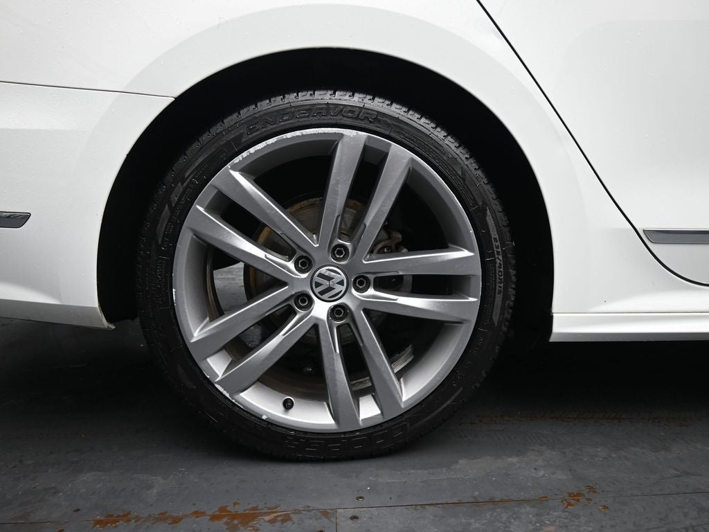 2017 Volkswagen Passat 1.8T R-Line