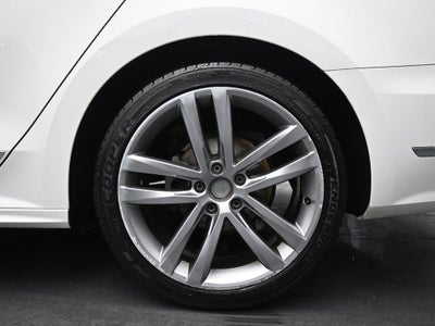 2017 Volkswagen Passat 1.8T R-Line