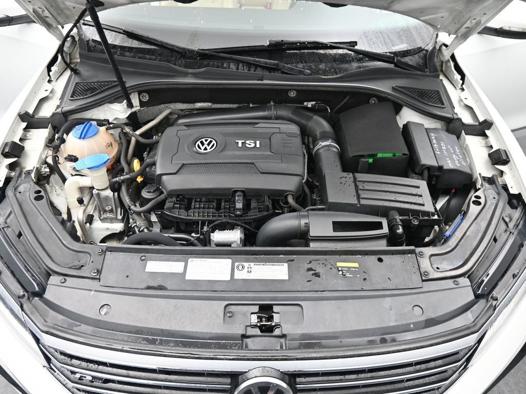2017 Volkswagen Passat 1.8T R-Line