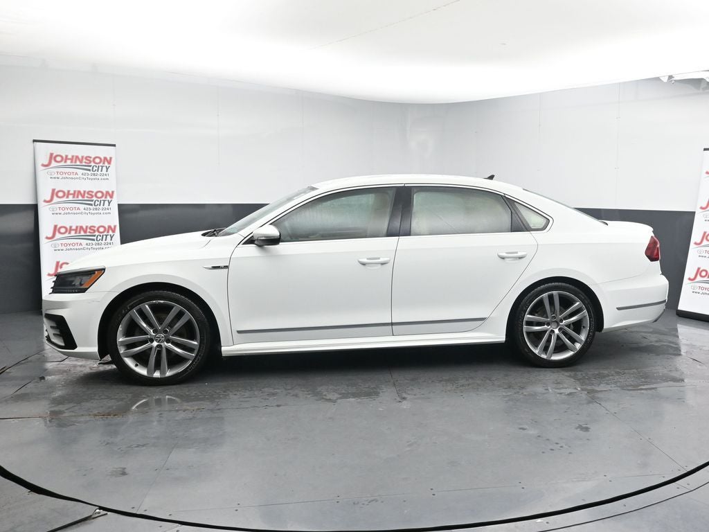 2017 Volkswagen Passat 1.8T R-Line