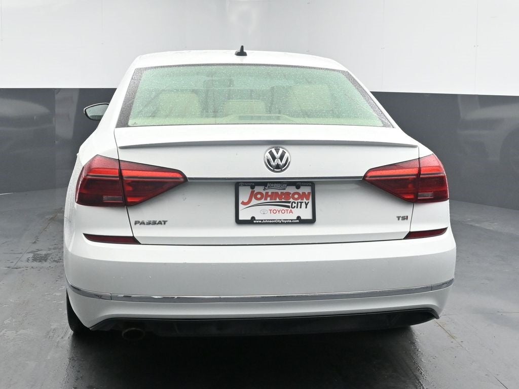 2017 Volkswagen Passat 1.8T R-Line