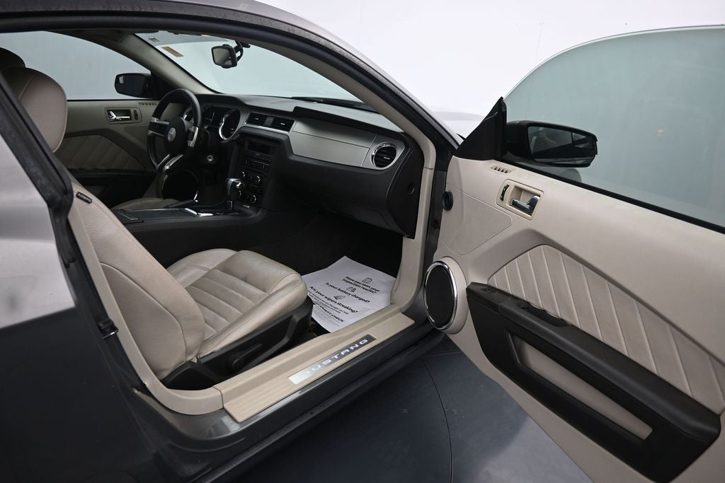 2011 Ford Mustang V6 Premium