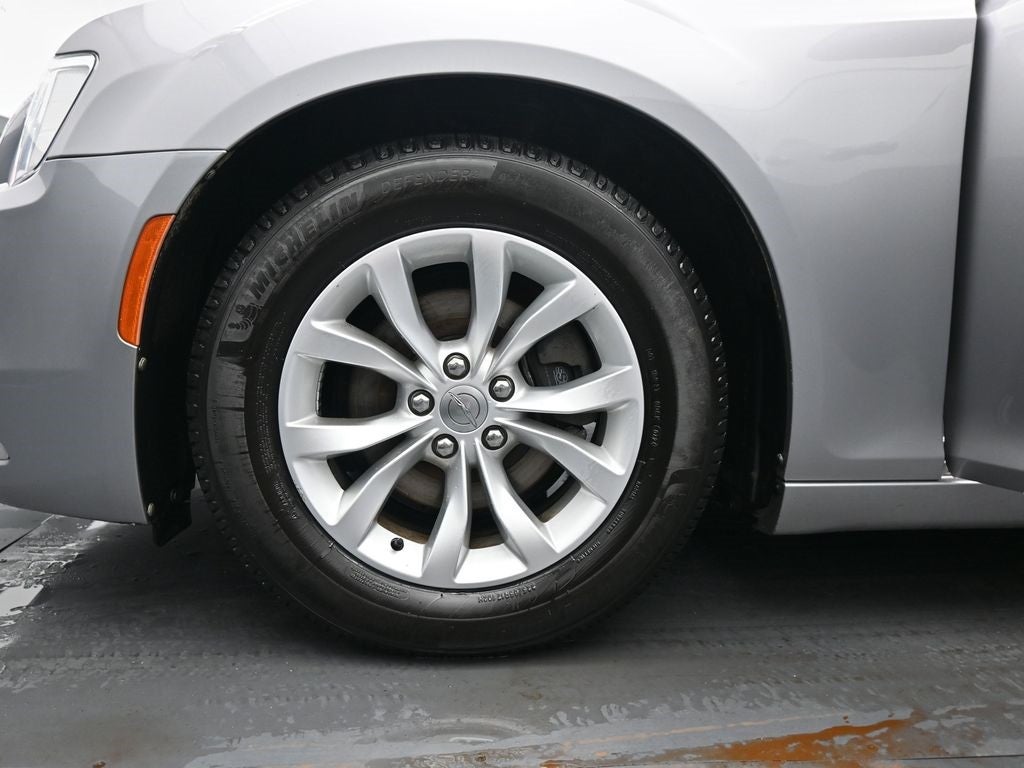 2015 Chrysler 300 Limited