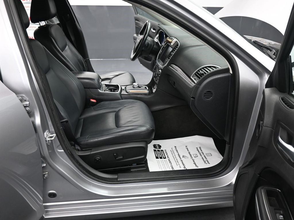 2015 Chrysler 300 Limited