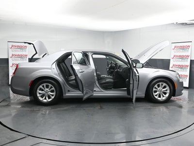 2015 Chrysler 300 Limited