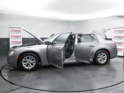 2015 Chrysler 300 Limited