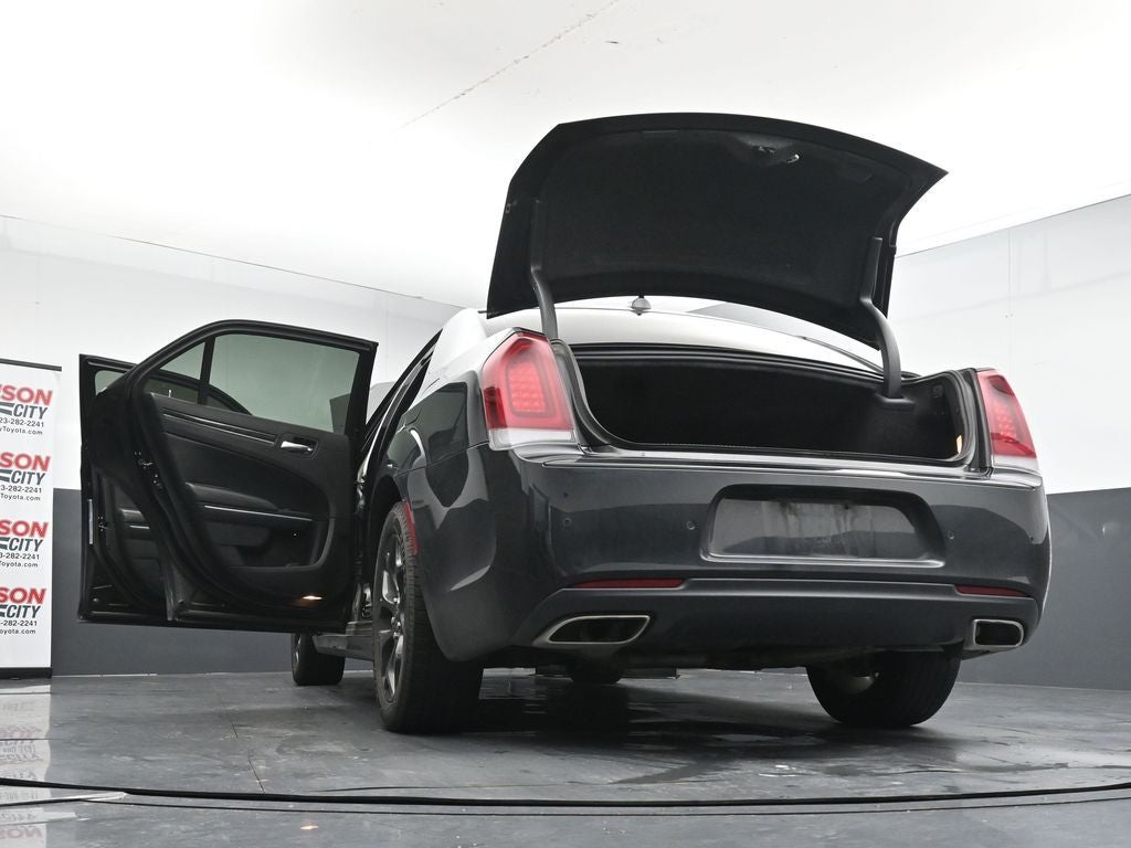 2022 Chrysler 300 Touring