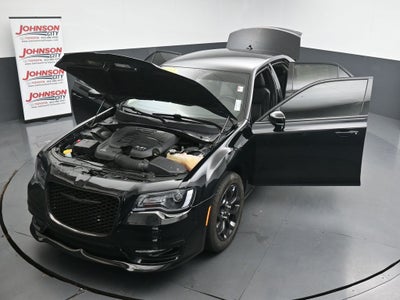 2022 Chrysler 300 Touring