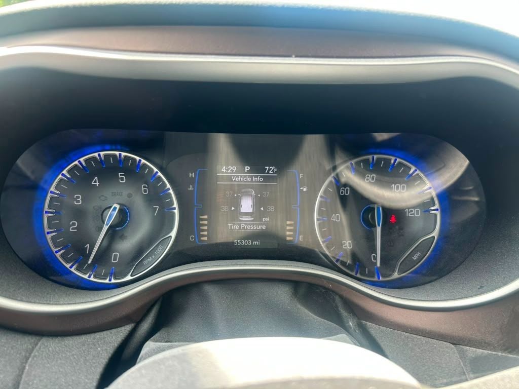 2023 Chrysler Voyager LX