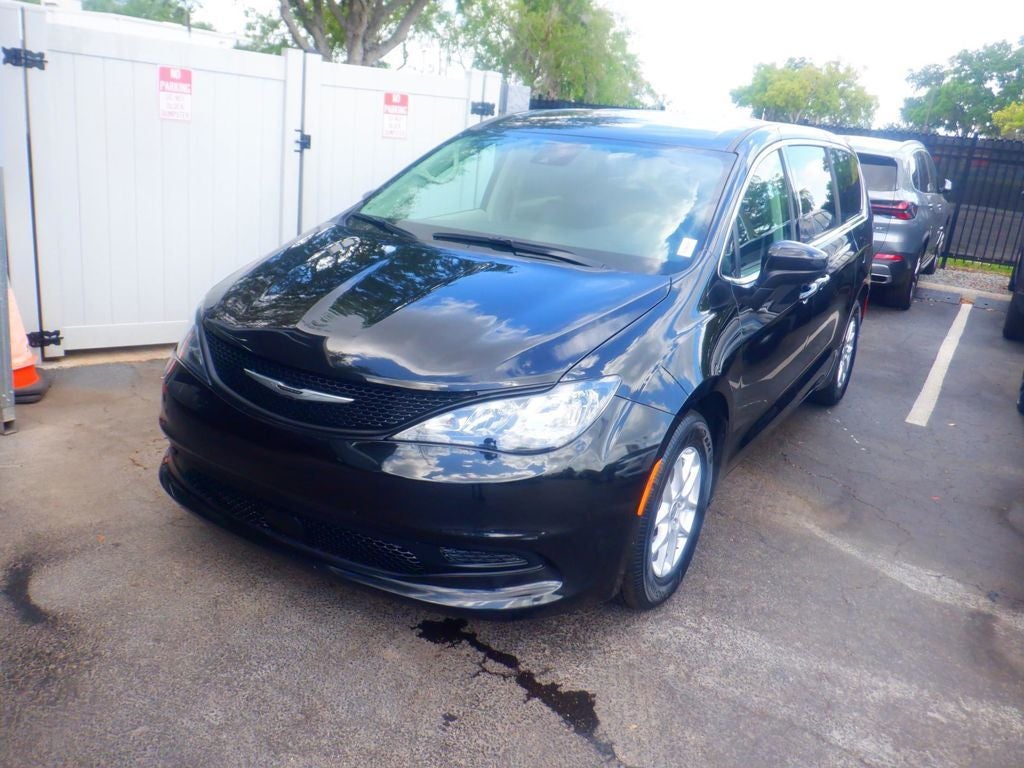 2023 Chrysler Voyager LX