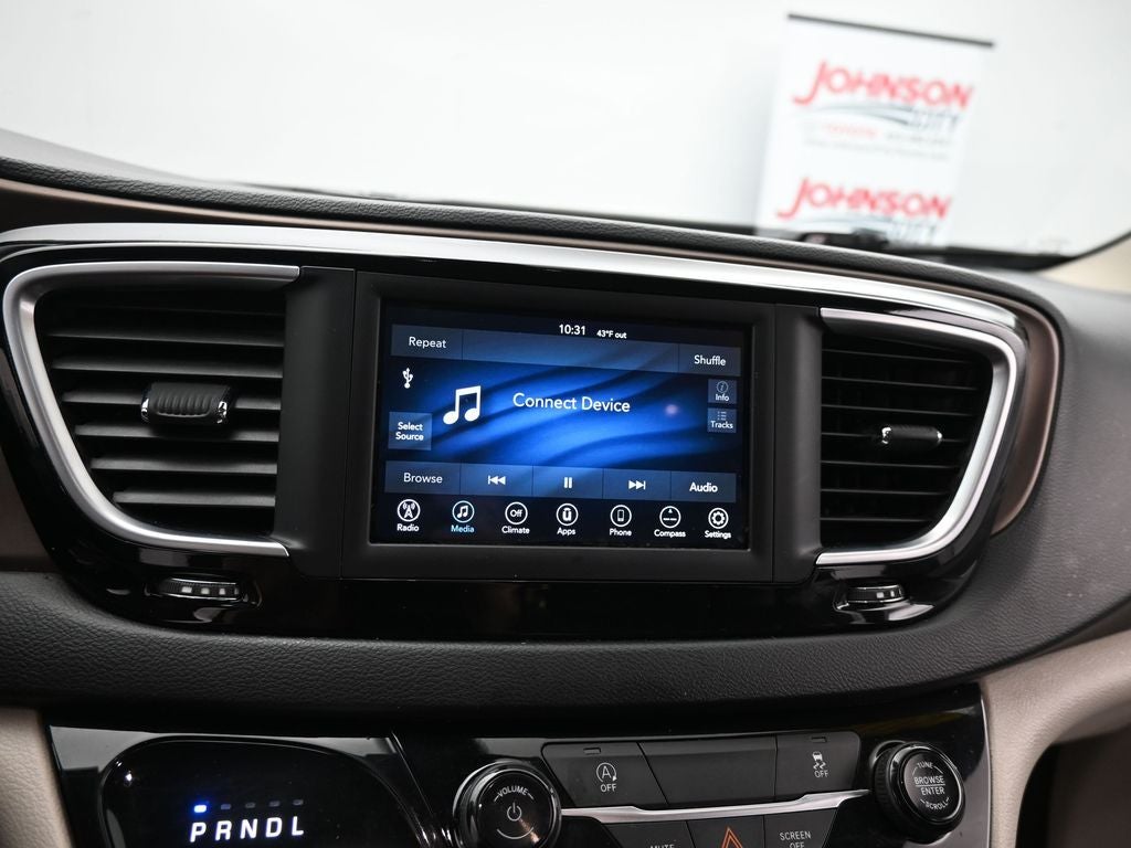 2021 Chrysler Voyager LXI