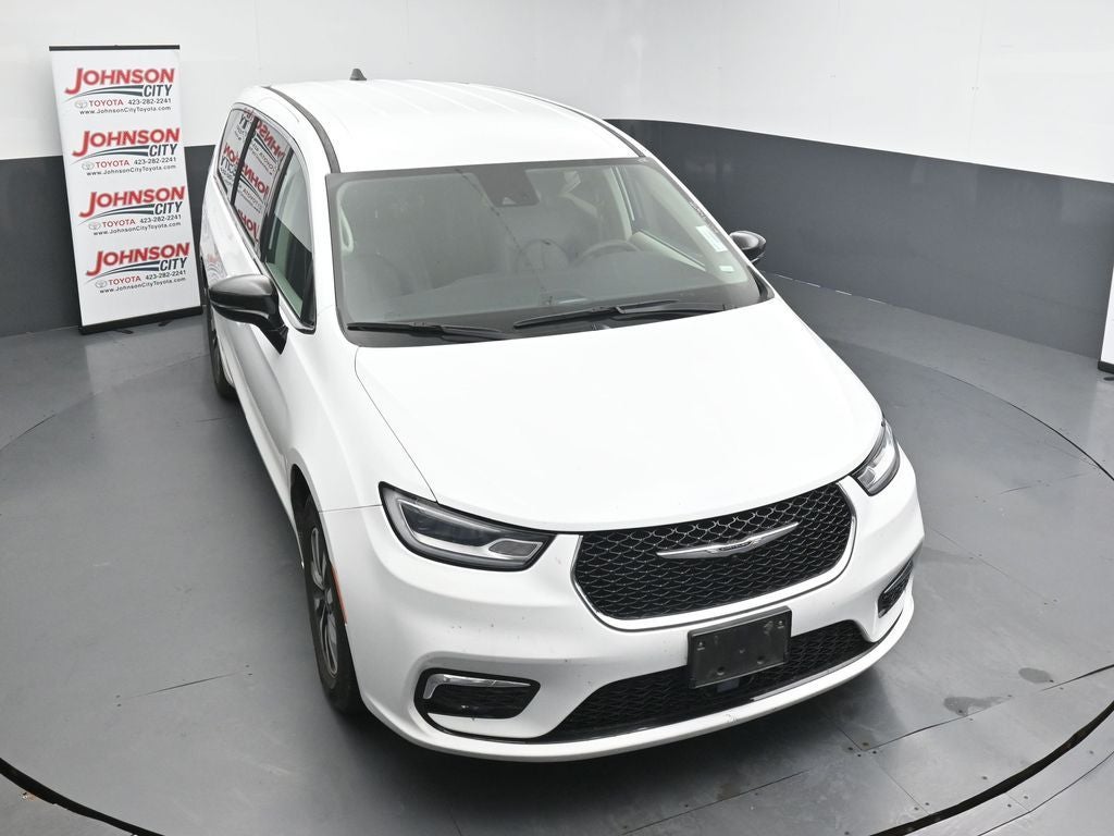2024 Chrysler Pacifica Select
