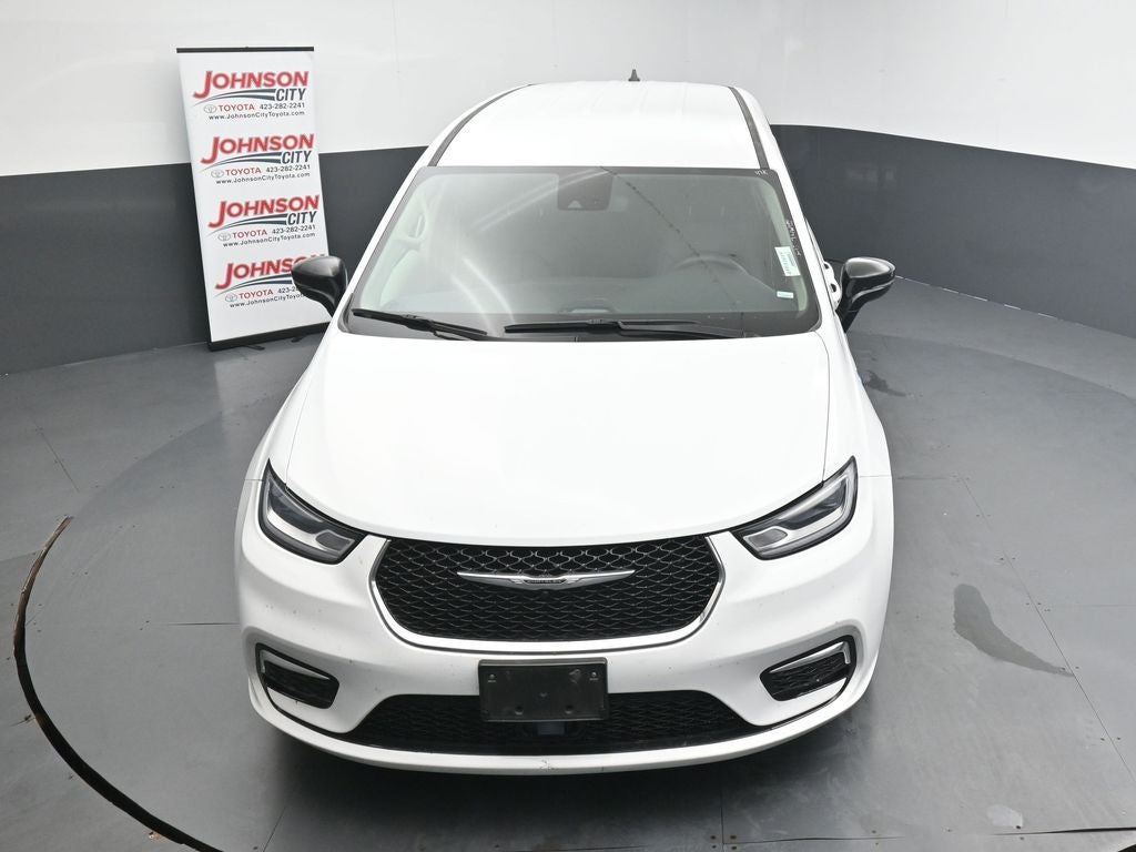 2024 Chrysler Pacifica Select