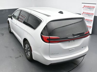 2024 Chrysler Pacifica Select