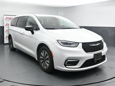 2024 Chrysler Pacifica Select