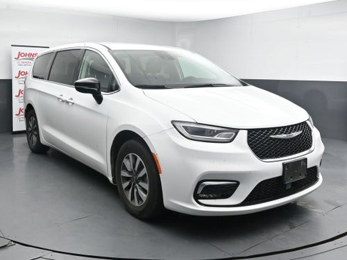 2024 Chrysler Pacifica Select