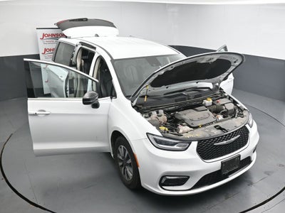 2024 Chrysler Pacifica Select