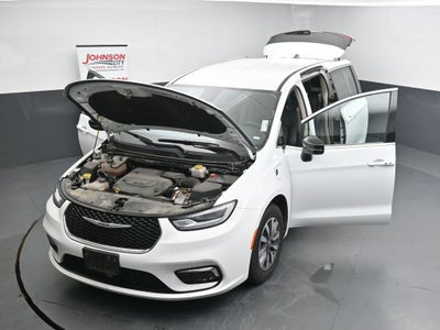 2024 Chrysler Pacifica Select