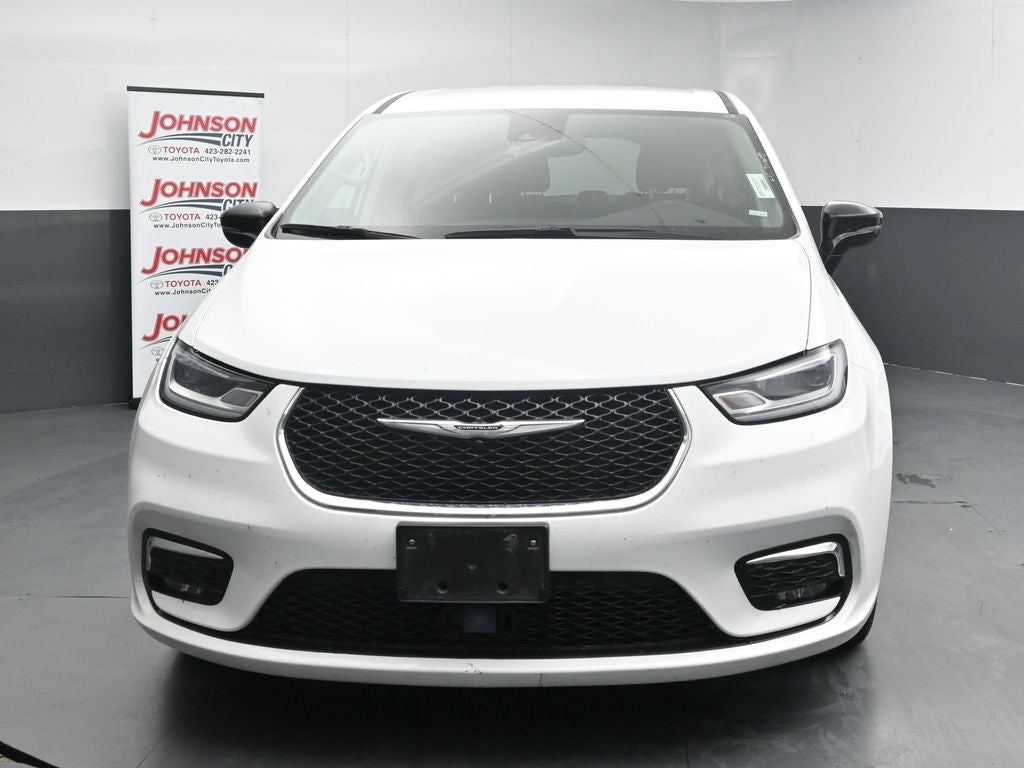2024 Chrysler Pacifica Select
