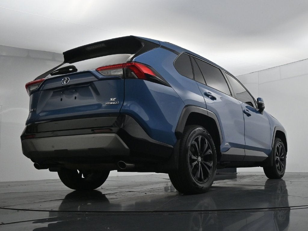 2024 Toyota RAV4 SE
