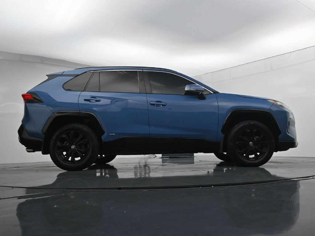 2024 Toyota RAV4 SE