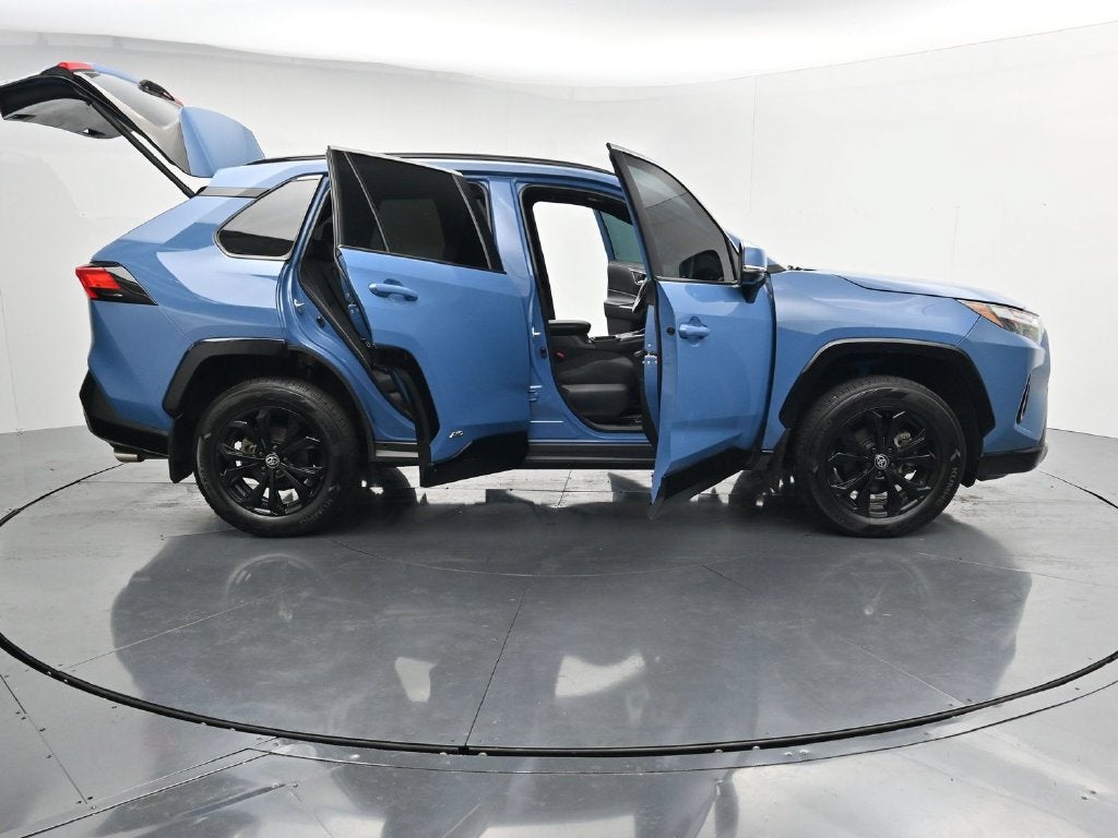 2024 Toyota RAV4 SE