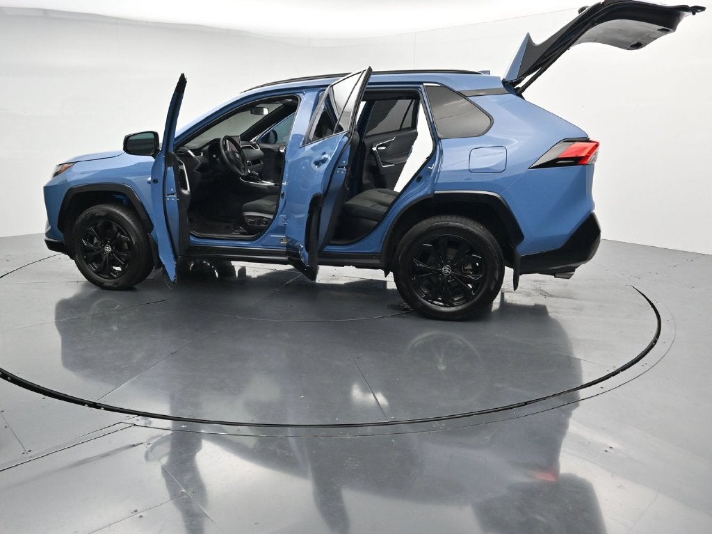 2024 Toyota RAV4 SE