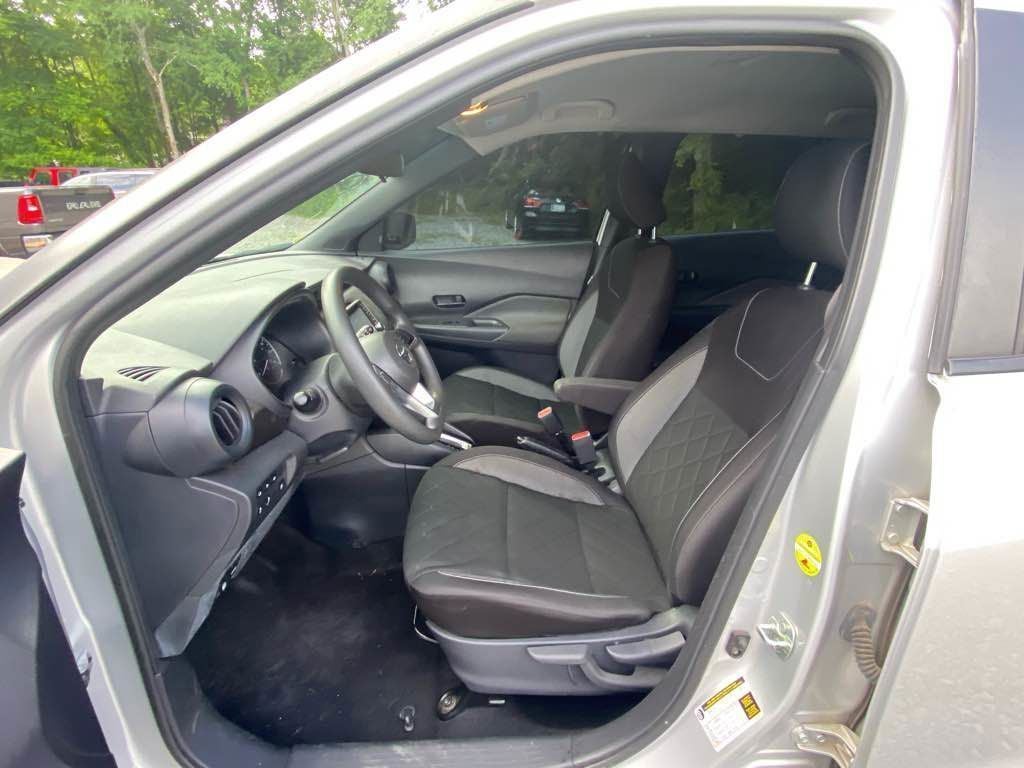 2020 Nissan Kicks S