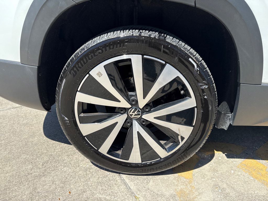 2024 Volkswagen Taos 1.5T SE