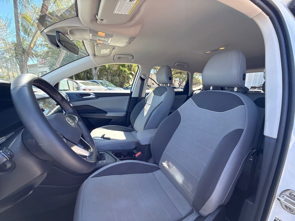 2024 Volkswagen Taos 1.5T SE