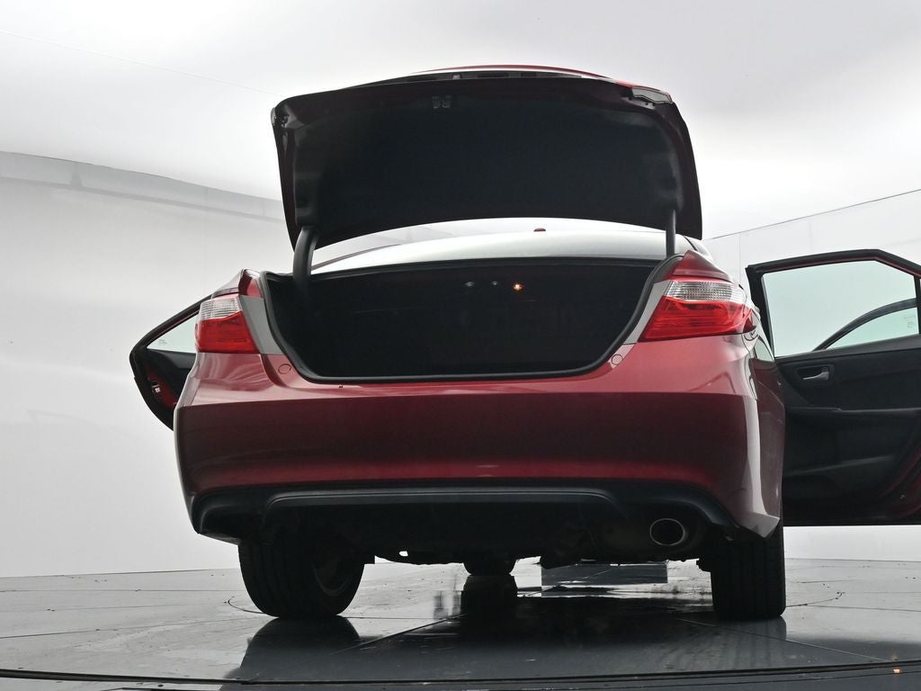 2016 Toyota Camry XSE