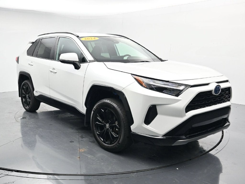 2024 Toyota RAV4 SE