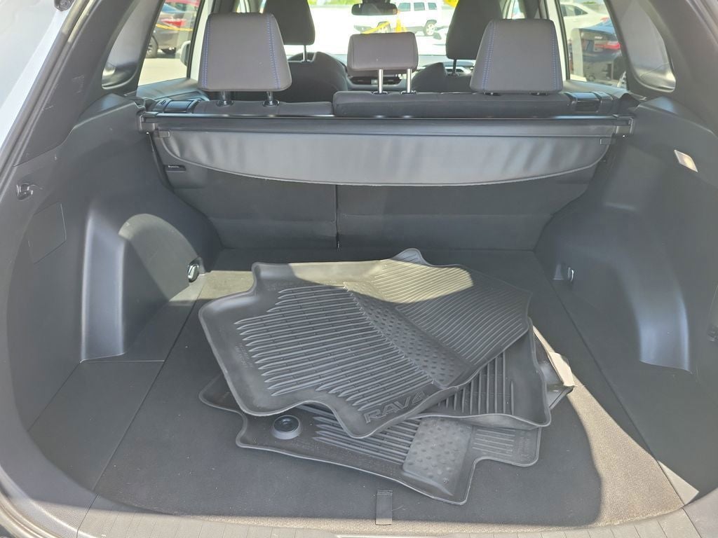 2024 Toyota RAV4 SE