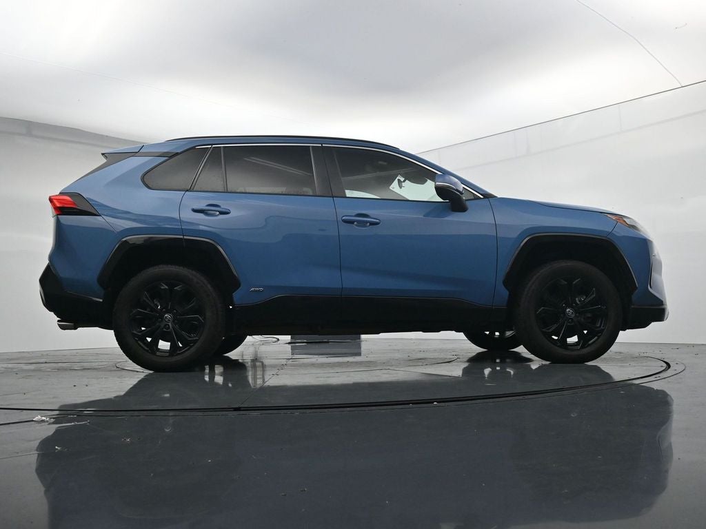 2023 Toyota RAV4 SE