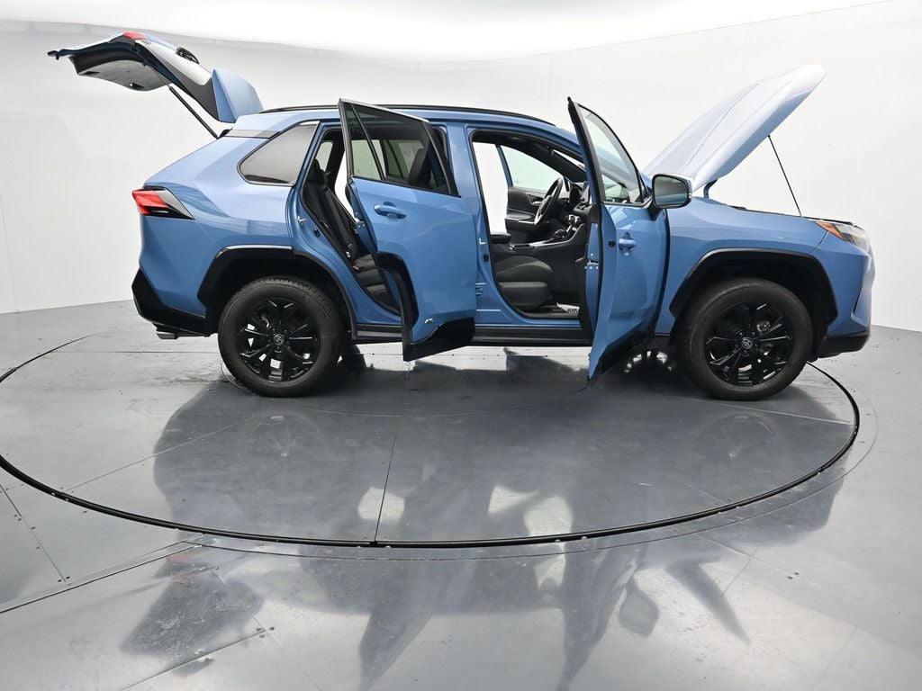 2023 Toyota RAV4 SE