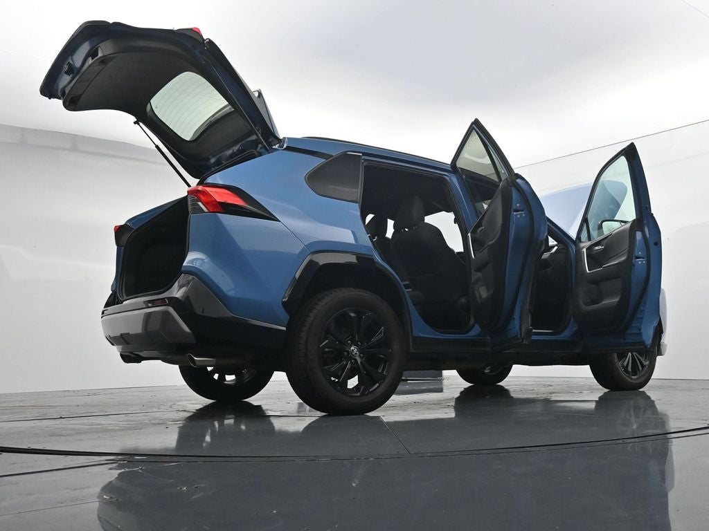 2023 Toyota RAV4 SE