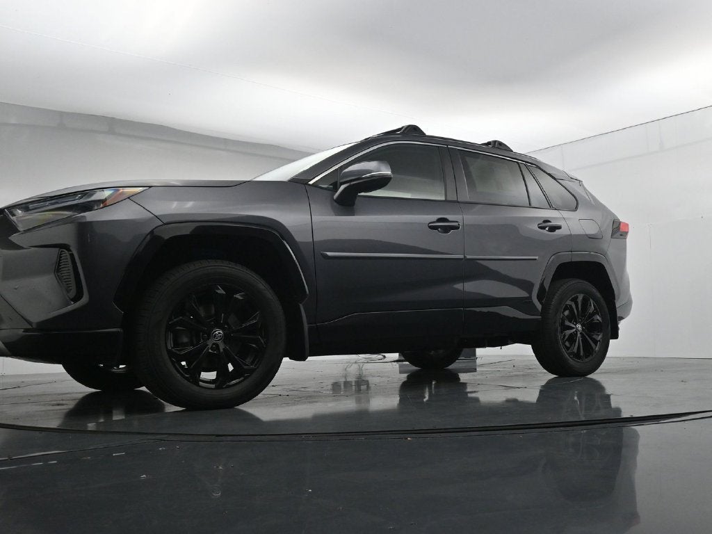 2024 Toyota RAV4 SE